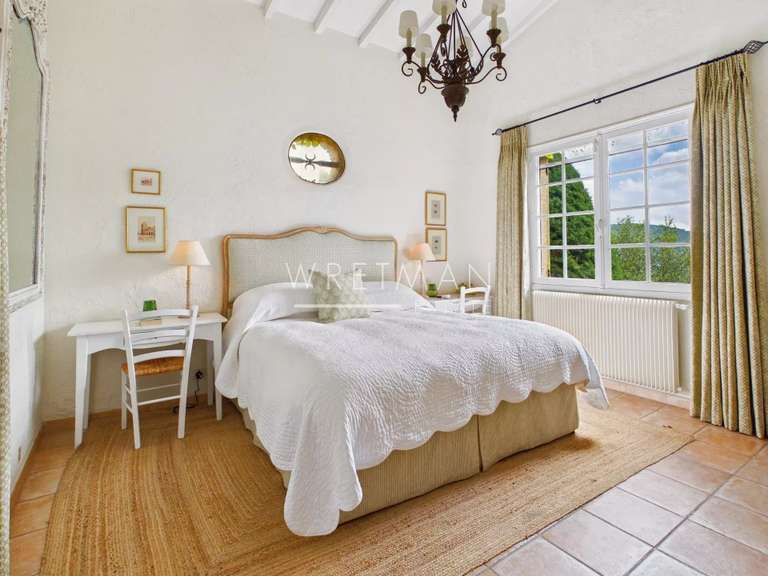 Maison Tourrettes-sur-Loup - 6 chambres - 310m²