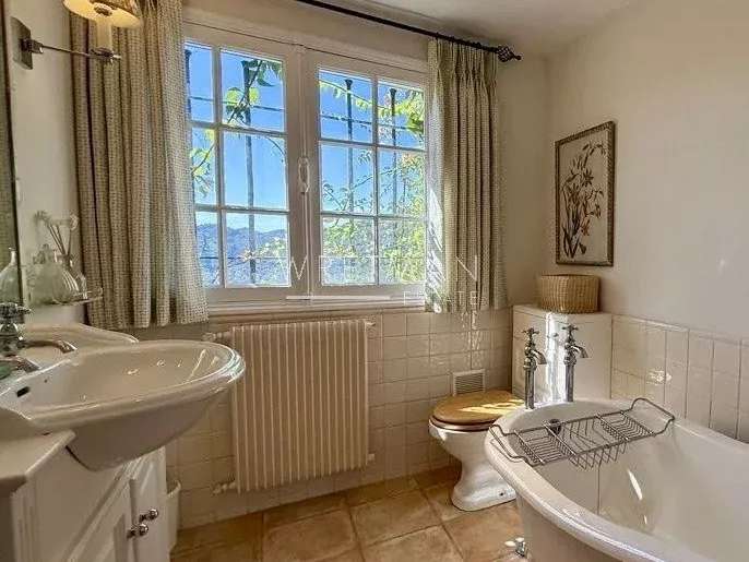 Maison Tourrettes-sur-Loup - 7 chambres - 310m²