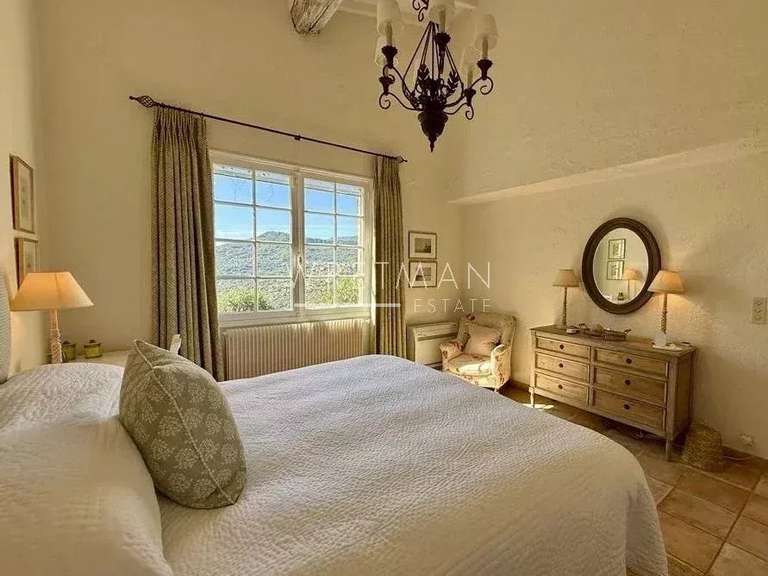 Maison Tourrettes-sur-Loup - 7 chambres - 310m²