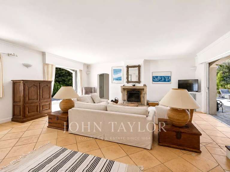Maison Tourrettes-sur-Loup - 4 chambres - 200m²