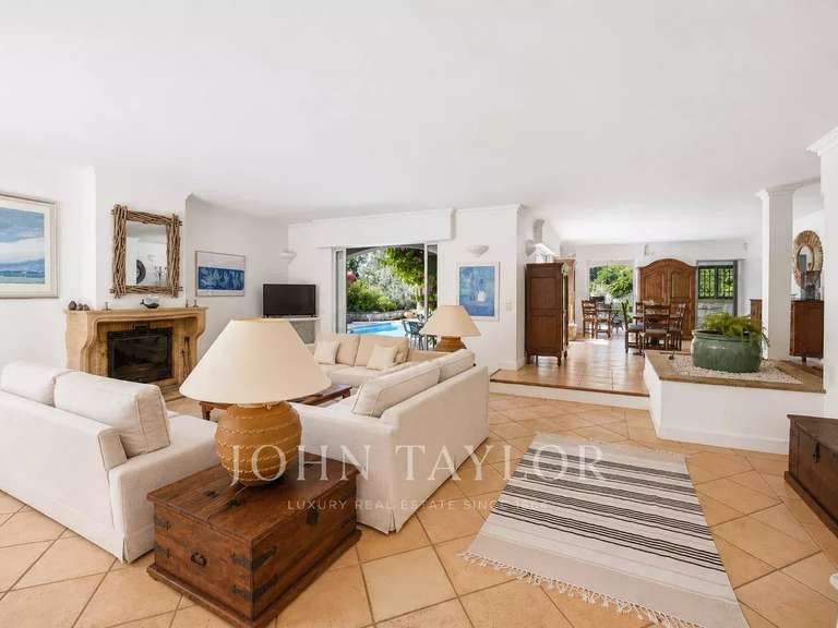 Maison Tourrettes-sur-Loup - 4 chambres - 200m²