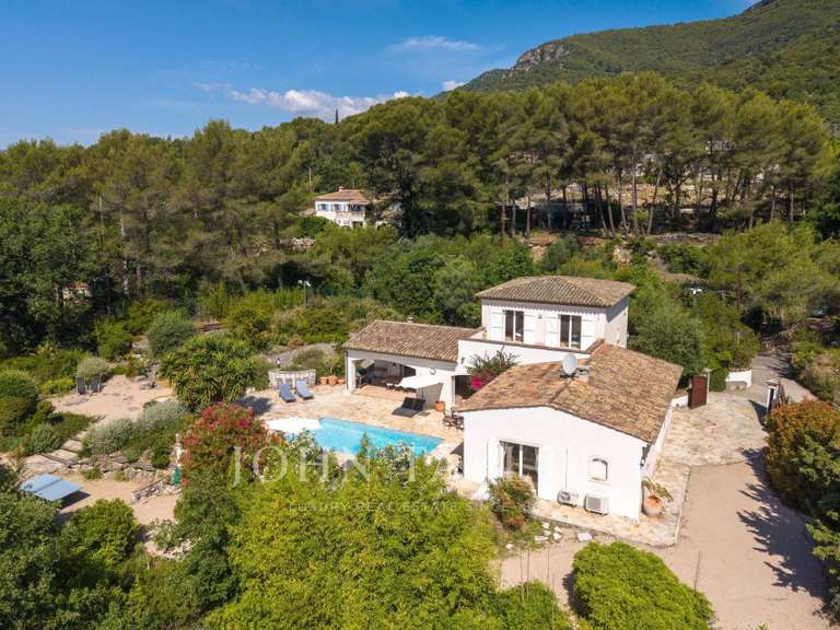Maison Tourrettes-sur-Loup - 4 chambres - 200m²