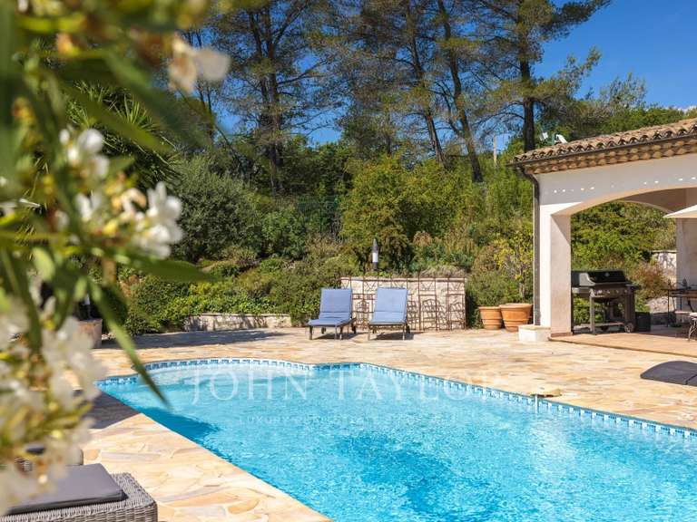 Maison Tourrettes-sur-Loup - 4 chambres - 200m²