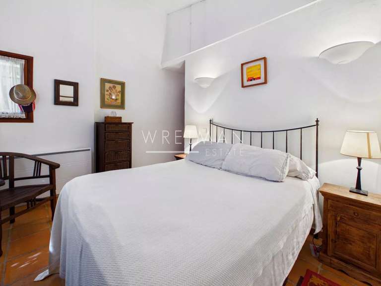 Maison Tourrettes-sur-Loup - 2 chambres - 150m²