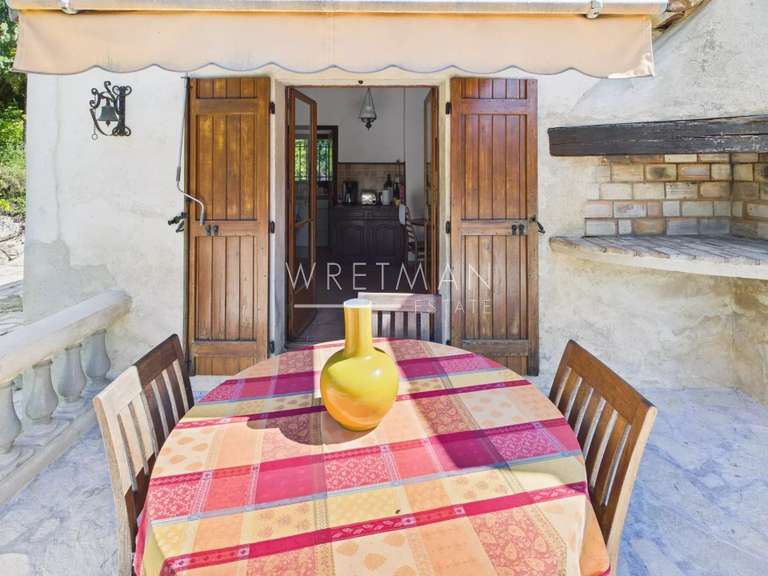 Maison Tourrettes-sur-Loup - 2 chambres - 150m²