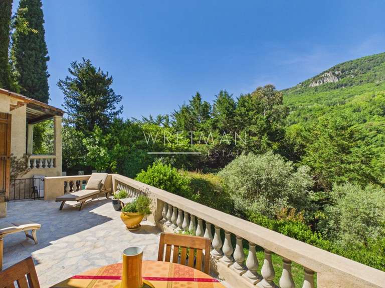 Maison Tourrettes-sur-Loup - 2 chambres - 150m²