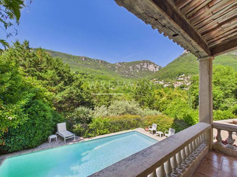 Maison Tourrettes-sur-Loup - 2 chambres - 150m²