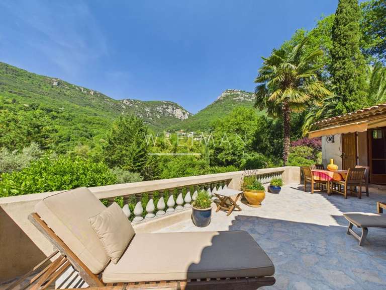Maison Tourrettes-sur-Loup - 2 chambres - 150m²
