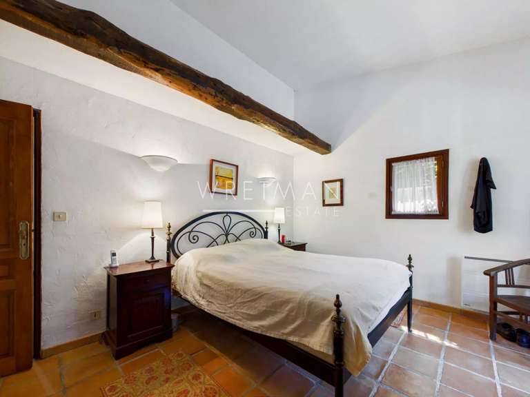 Maison Tourrettes-sur-Loup - 2 chambres - 150m²