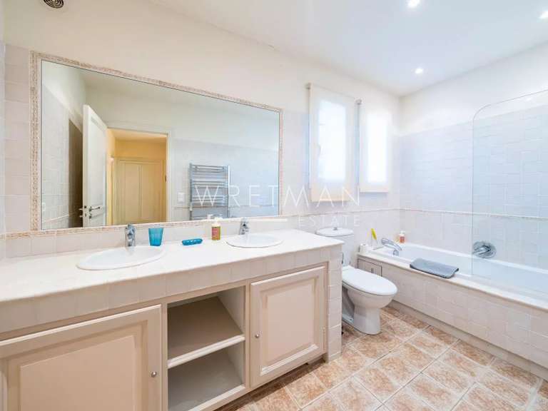 House Tourrettes-sur-Loup - 4 bedrooms - 200m²