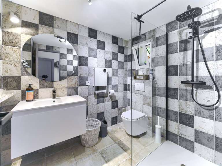 Maison Tourrettes-sur-Loup - 4 chambres - 223m²