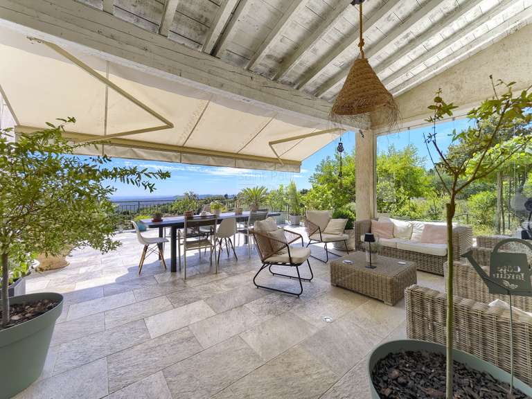 Maison Tourrettes-sur-Loup - 4 chambres - 223m²