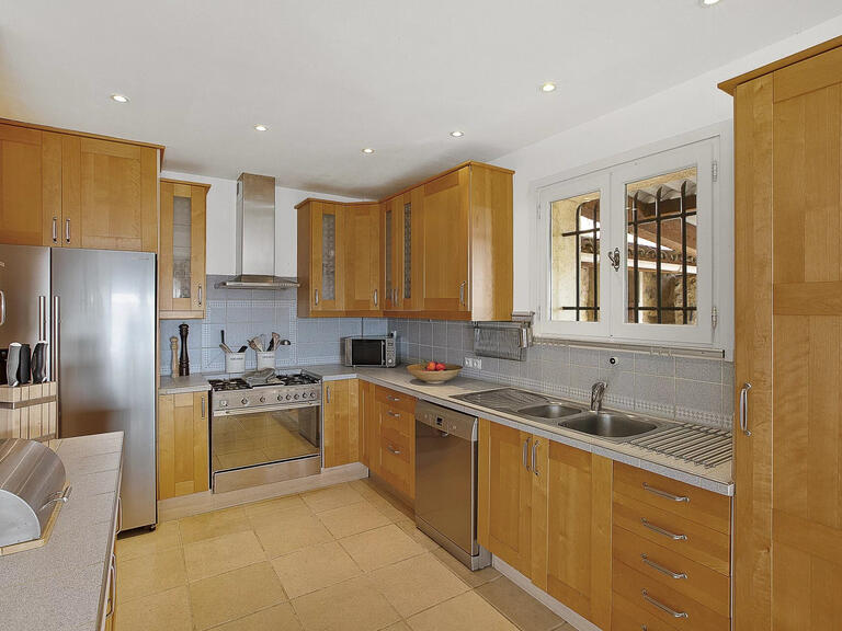 Villa Tourrettes-sur-Loup - 5 chambres - 228m²