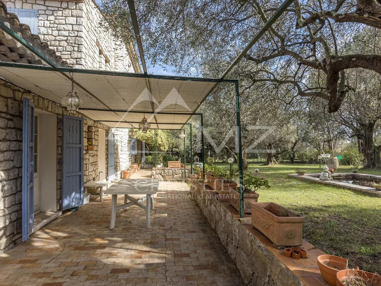 Villa Tourrettes-sur-Loup - 3 bedrooms - 270m²