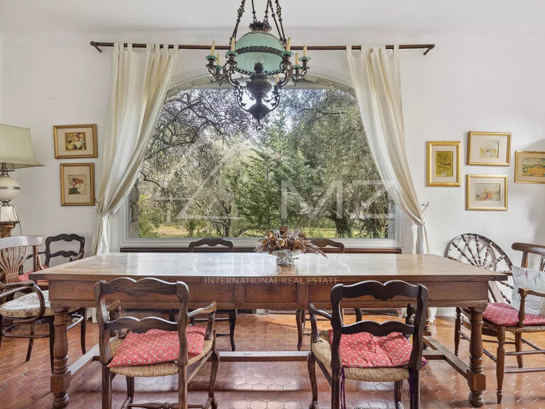 Villa Tourrettes-sur-Loup - 3 chambres - 270m²