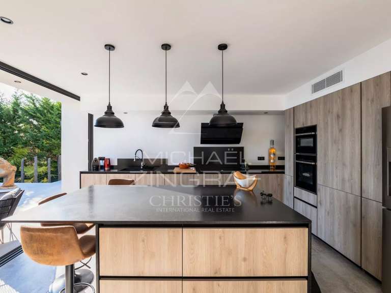 Villa Tourrettes-sur-Loup - 4 bedrooms - 220m²