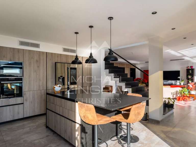 Villa Tourrettes-sur-Loup - 4 bedrooms - 220m²