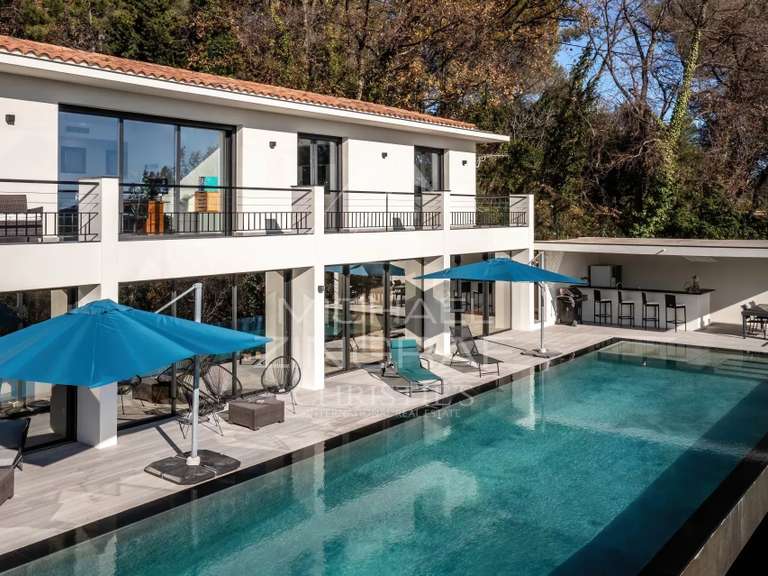 Villa Tourrettes-sur-Loup - 4 bedrooms - 220m²