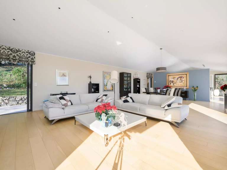 Villa Tourrettes-sur-Loup - 6 chambres - 334m²