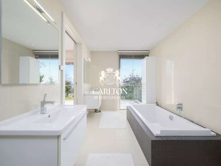 Villa Tourrettes-sur-Loup - 6 chambres - 334m²