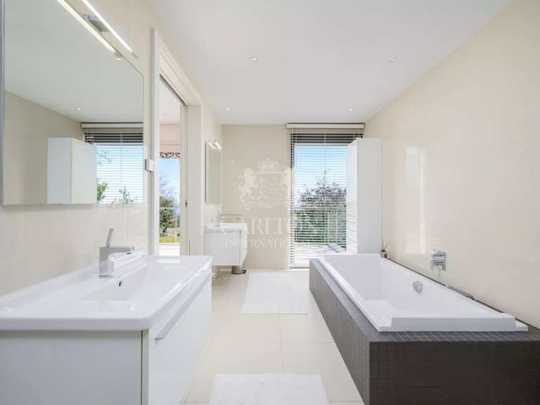 Villa Tourrettes-sur-Loup - 6 bedrooms - 334m²