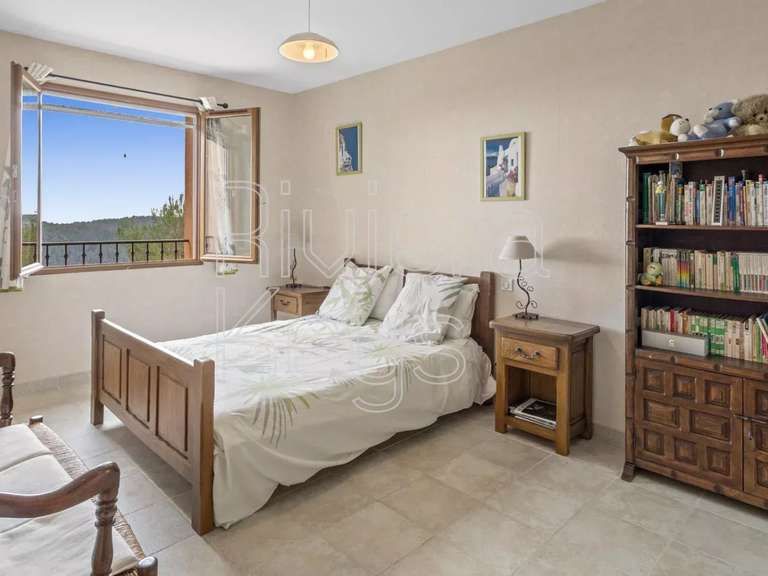 Villa Tourrettes-sur-Loup - 4 chambres - 153m²