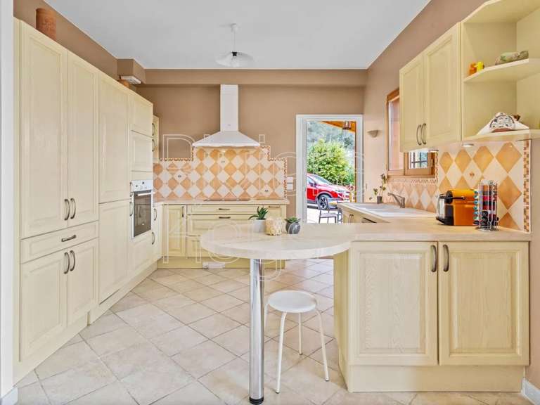 Villa Tourrettes-sur-Loup - 4 chambres - 153m²