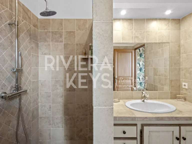 Villa Tourrettes-sur-Loup - 4 bedrooms - 153m²