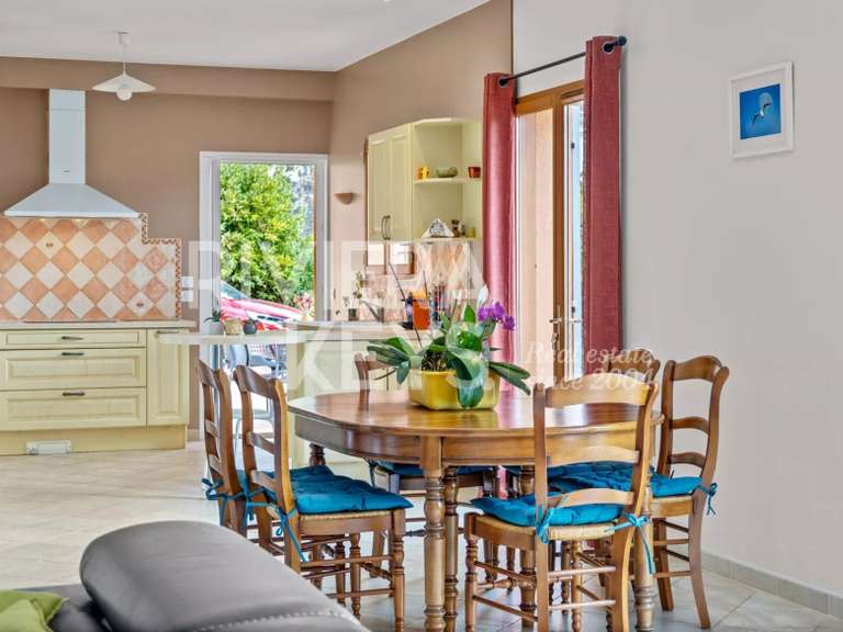 Villa Tourrettes-sur-Loup - 4 bedrooms - 153m²