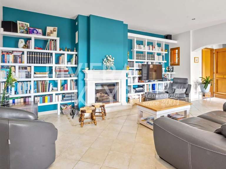 Villa Tourrettes-sur-Loup - 4 bedrooms - 153m²