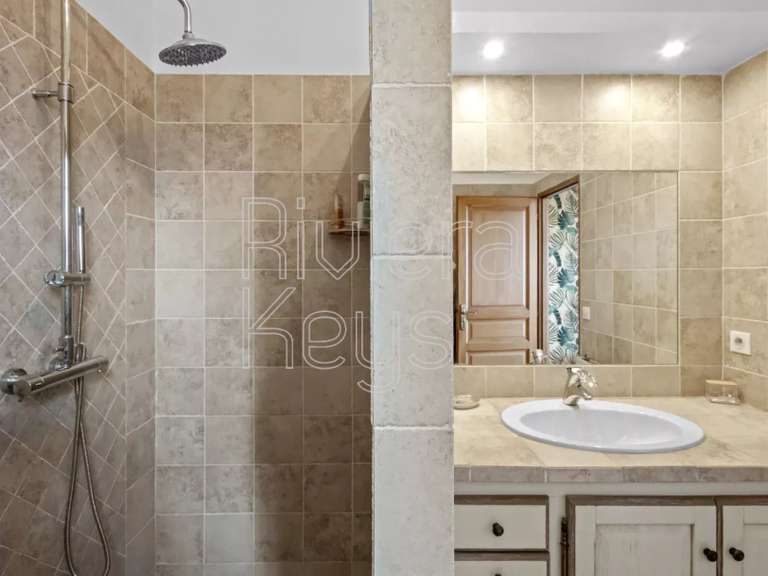 Villa Tourrettes-sur-Loup - 4 chambres - 153m²