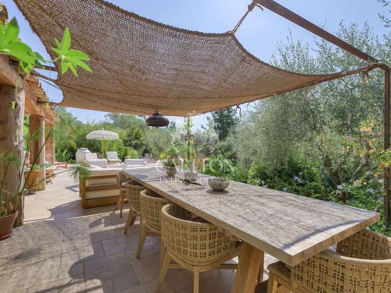 Villa Tourrettes-sur-Loup - 4 chambres - 146m²