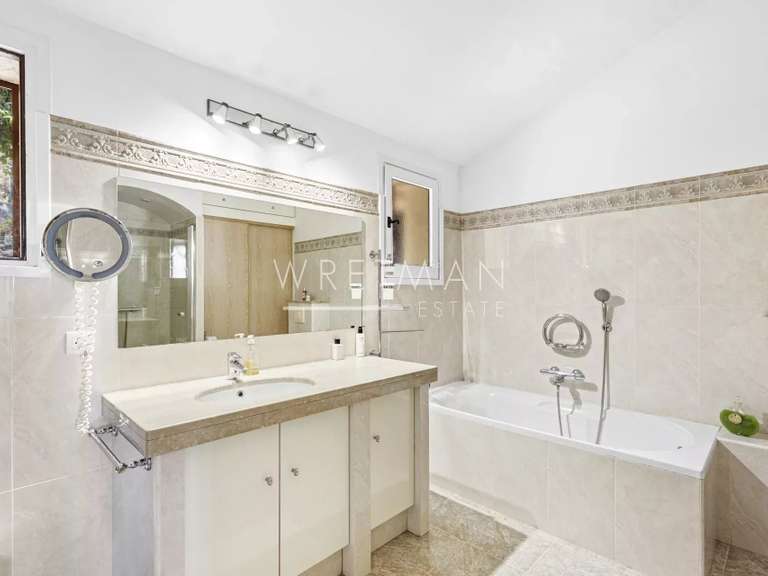 Villa Tourrettes-sur-Loup - 7 chambres - 228m²