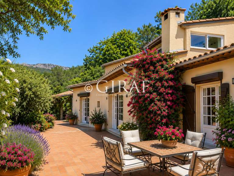 Villa Tourrettes-sur-Loup - 5 chambres - 270m²