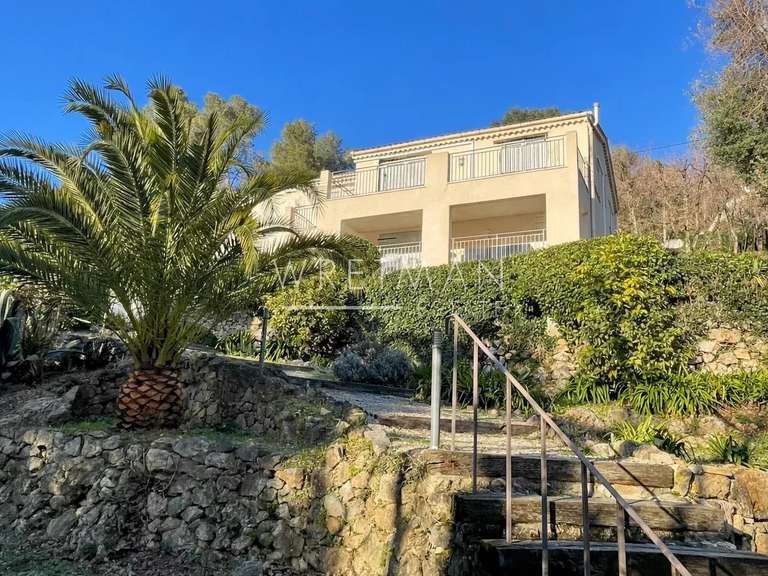 Villa Tourrettes-sur-Loup - 5 chambres - 180m²