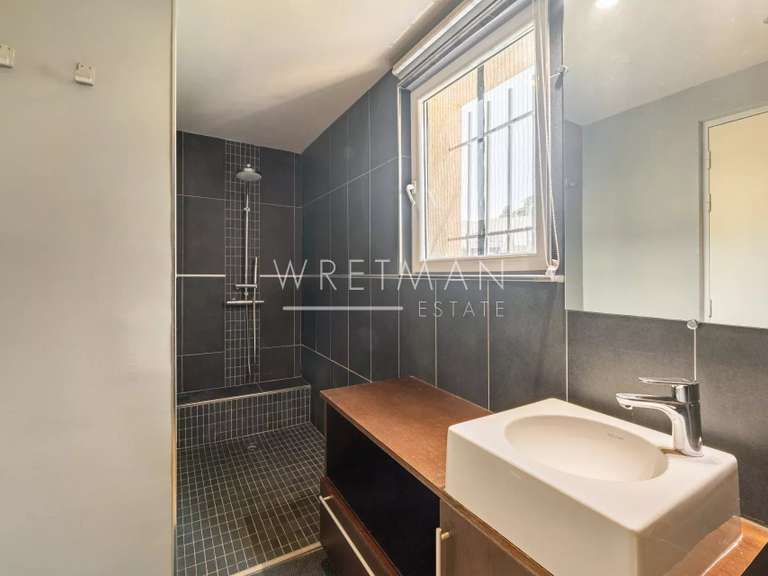 Villa Tourrettes-sur-Loup - 4 chambres - 180m²