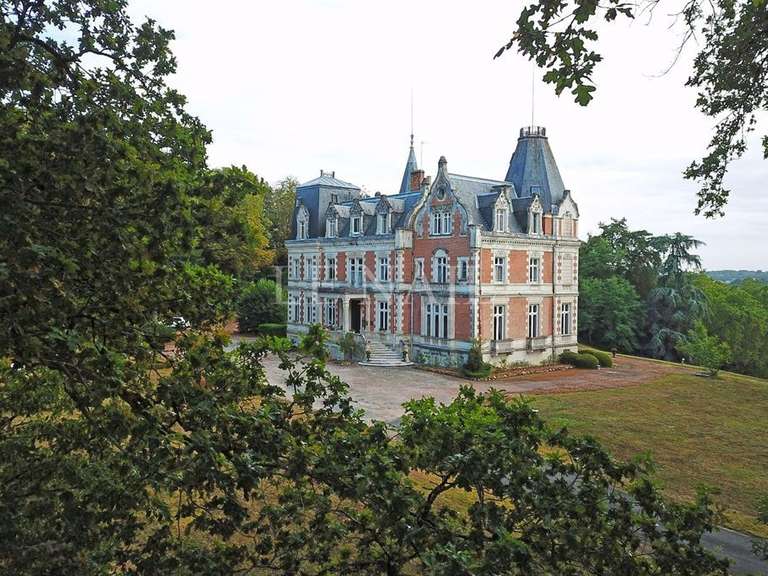 Château à Château-la-Vallière - Vente de luxe - BellesPierres