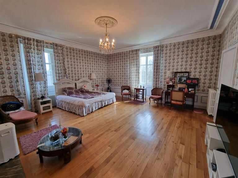 Sale Castle Tours - 12 bedrooms