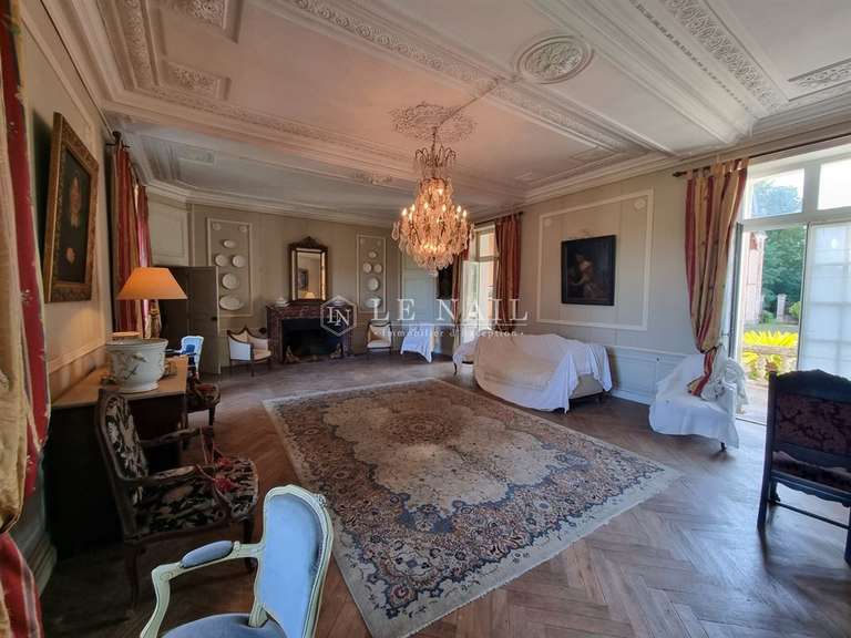 Château Tours - 13 chambres - 1000m²