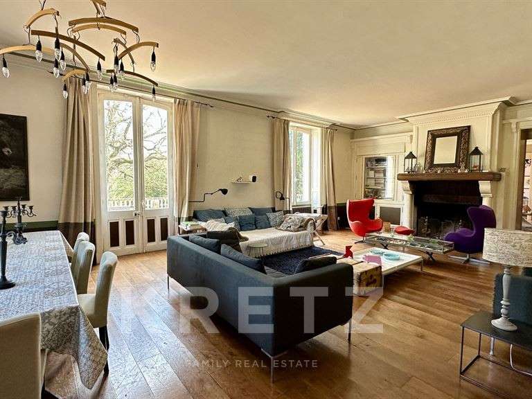 Château Tours - 16 chambres - 1300m²