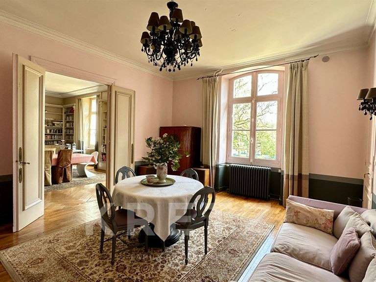 Château Tours - 16 chambres - 1300m²
