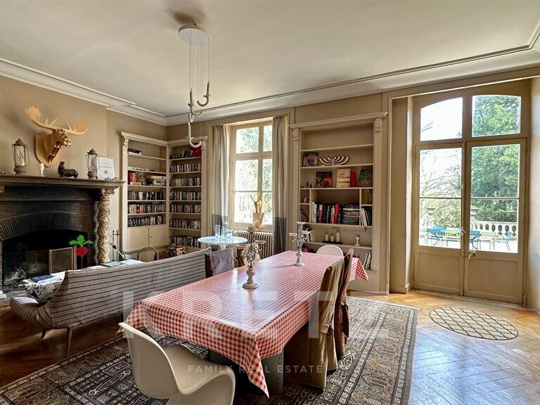 Château Tours - 16 chambres - 1300m²