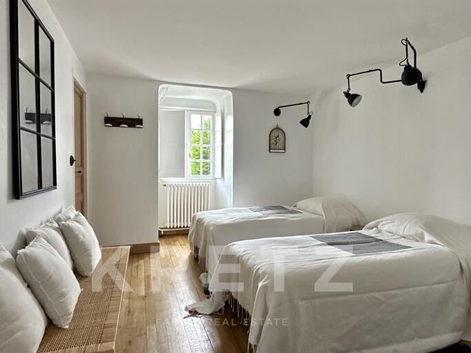 Château Tours - 16 chambres - 1300m²