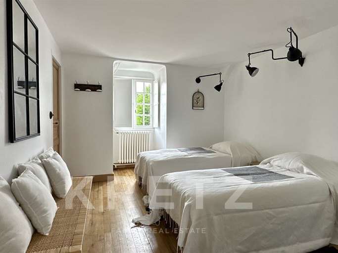 Château Tours - 16 chambres - 1300m²