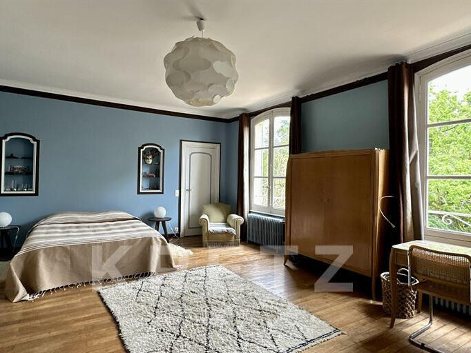 Château Tours - 16 chambres - 1300m²