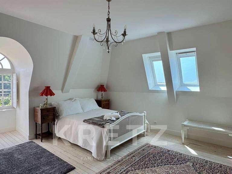 Château Tours - 9 chambres - 1270m²