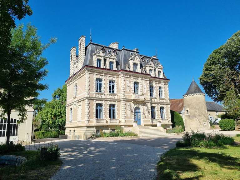 Château Tours - 40 chambres - 1400m²