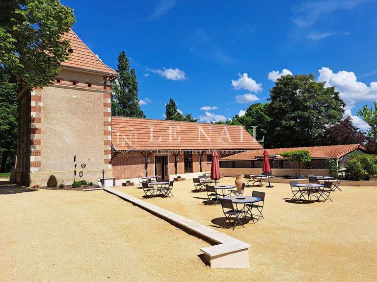 Château Tours - 40 chambres - 1400m²