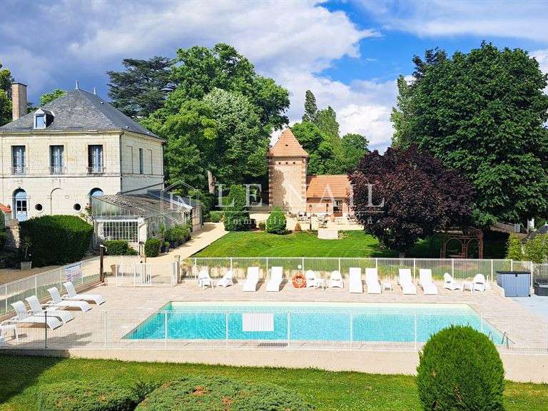 Château Tours - 40 chambres - 1400m²