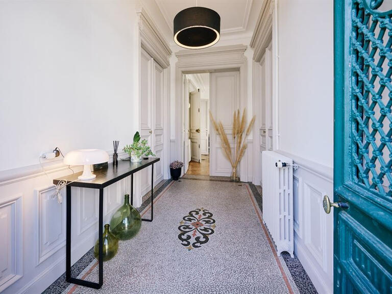 Maison Tours - 7 chambres - 328m²